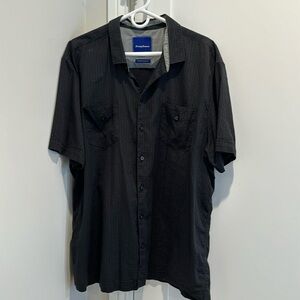 You used black Tommy Bahama men’s button-down shirt
